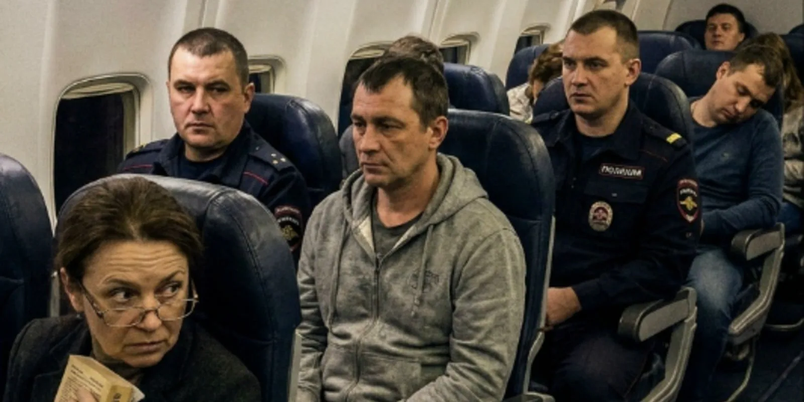 Стакан воды на высоте десять тысяч метров