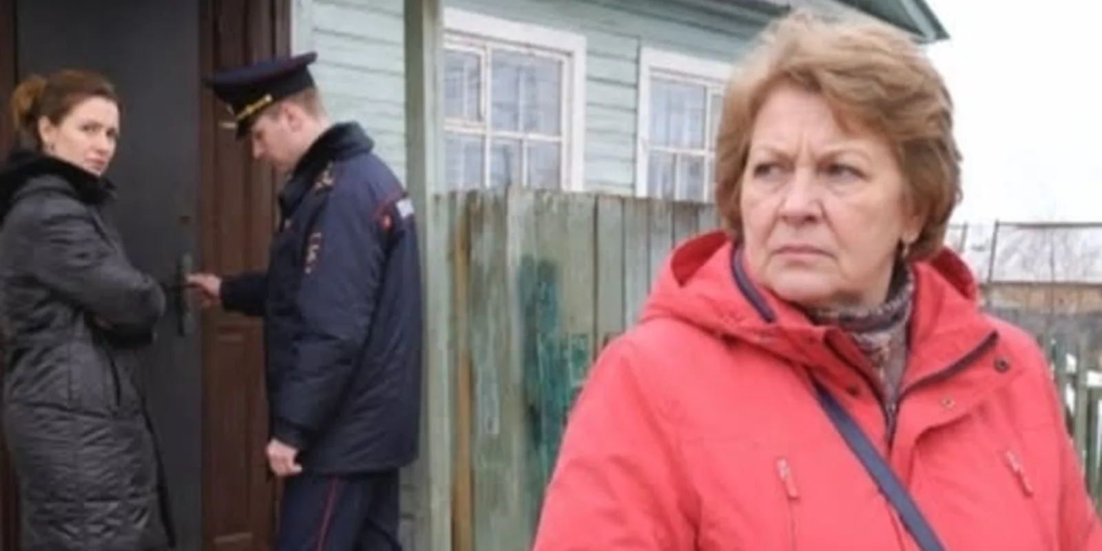 Уехал на пасеку свекор - уверяла его невестка. Я не поверила - вызвала участкового - и не зря.