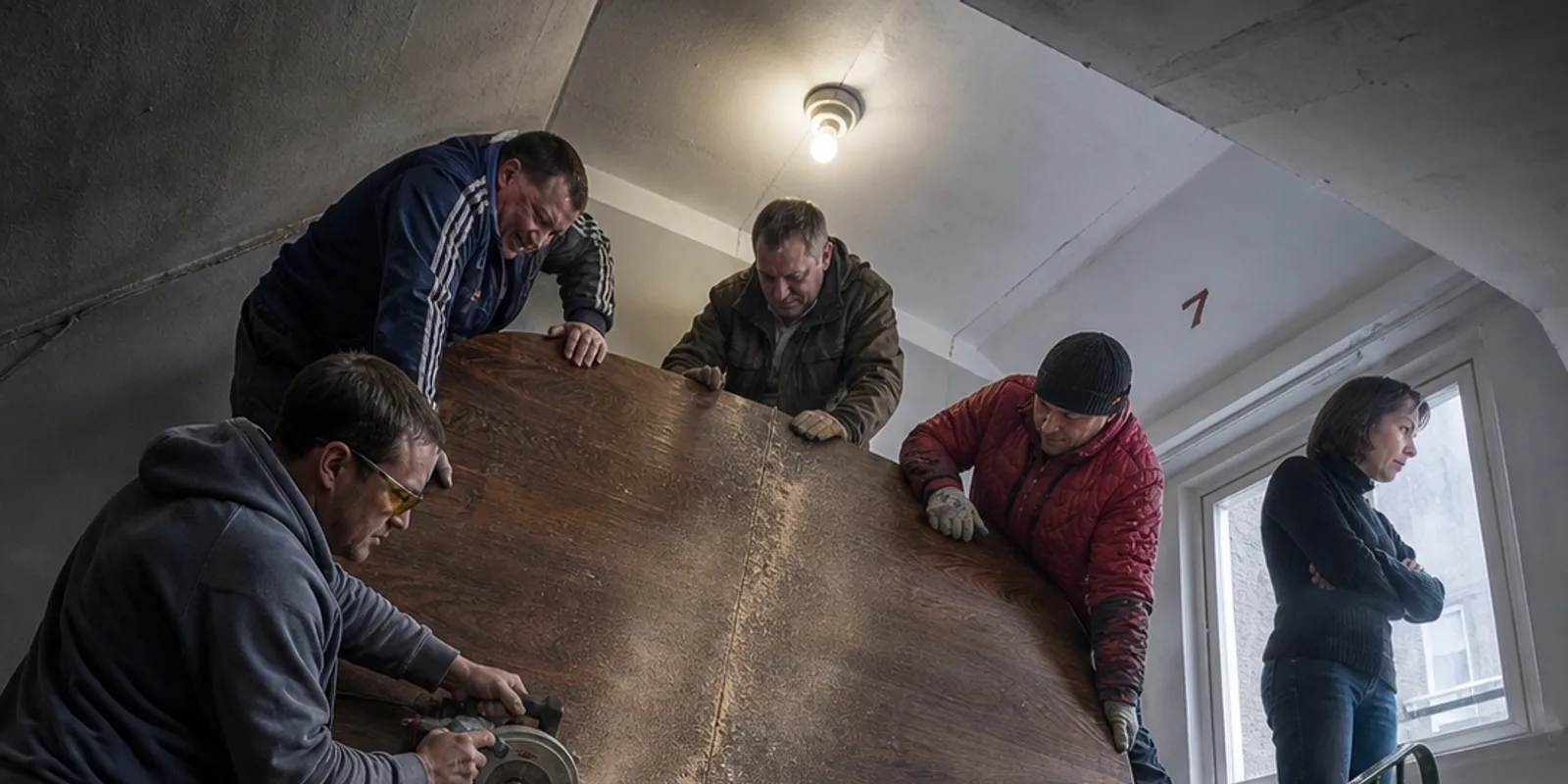 Стол, который не влез в лифт