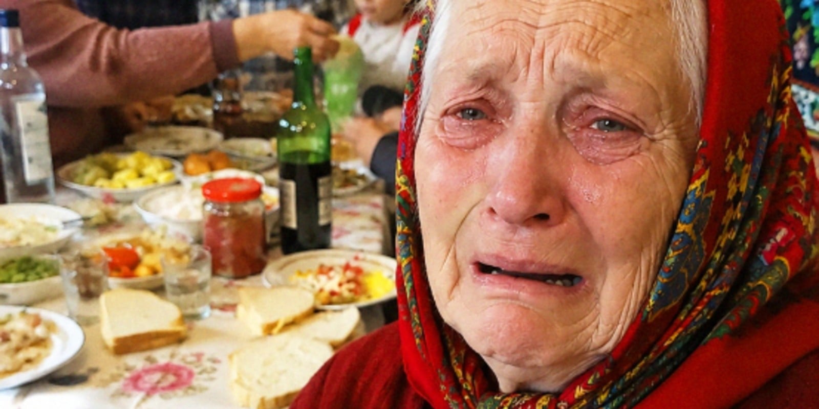 Моя 87-летняя бабушка в слезах позвонила всей семье и сказала: «Приезжайте в воскресенье, это будет наш последний совместный ужин».