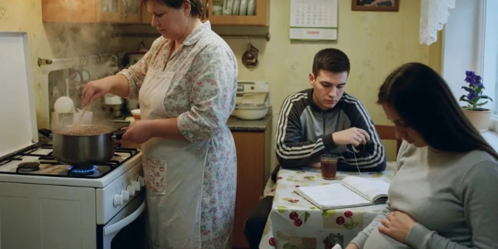 Сын попросил маму съехать из её собственной квартиры. "У нас родится ребенок, а ты будешь мешать..."