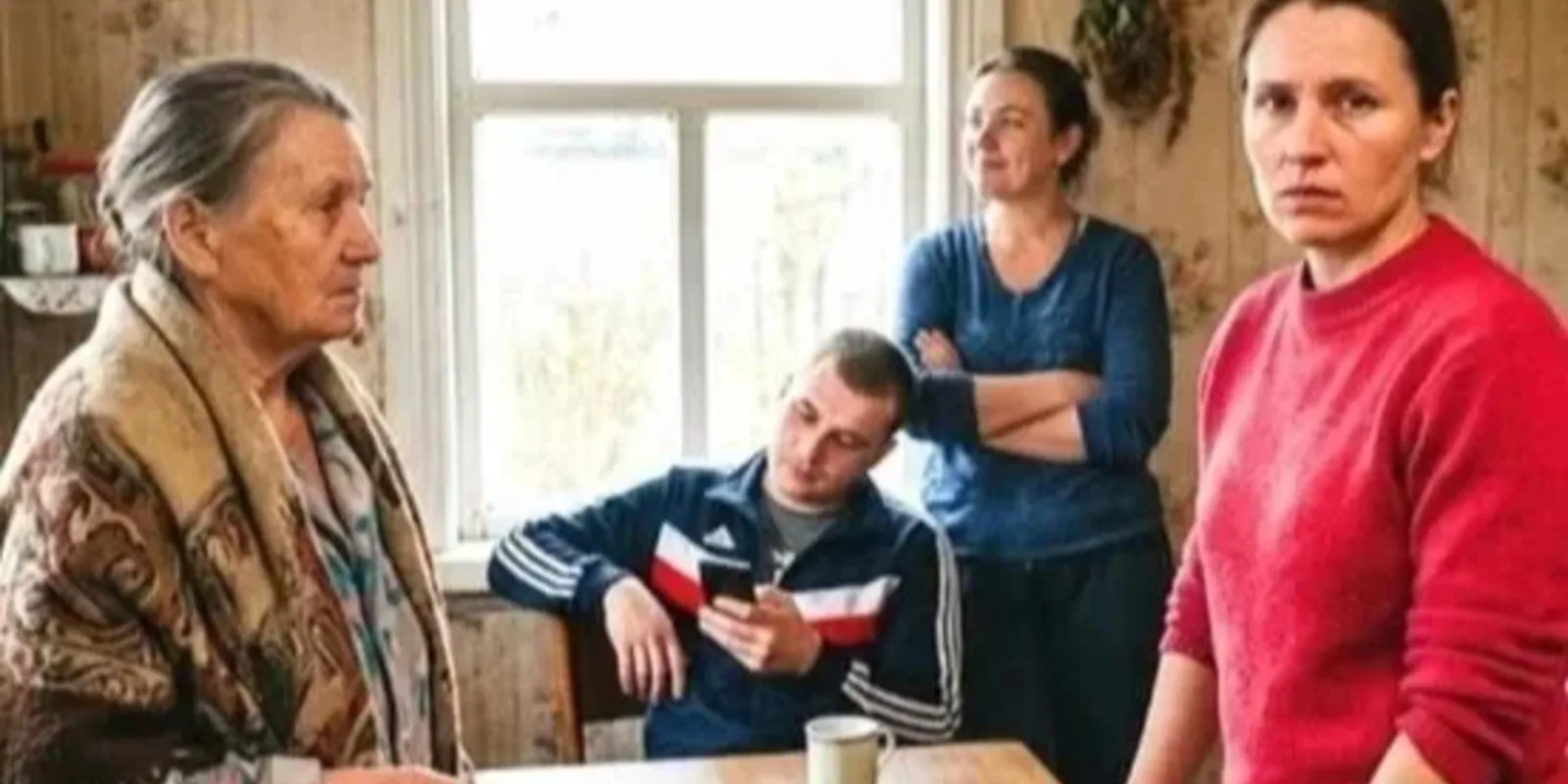 — Ты только не обижайся, Верочка, но документы мы уже подписали у нотариуса, — мать промокнула губы салфеткой и отвела