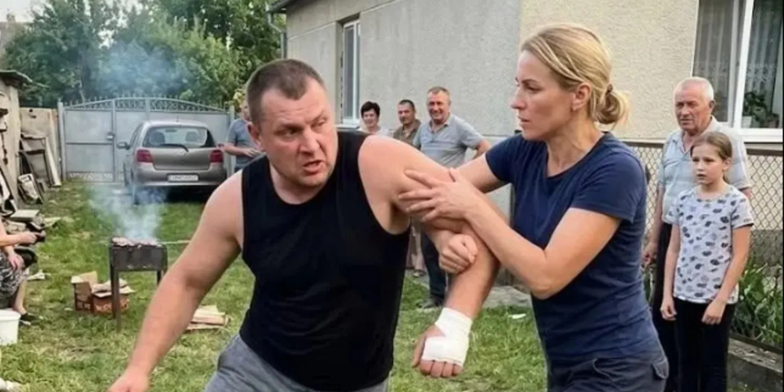 «Я тебе руку сломаю!» — усмехнулся мой зять Андрей Ковальчук и бросил к моим ногам чёрные перчатки для ММА. Он был уверен
