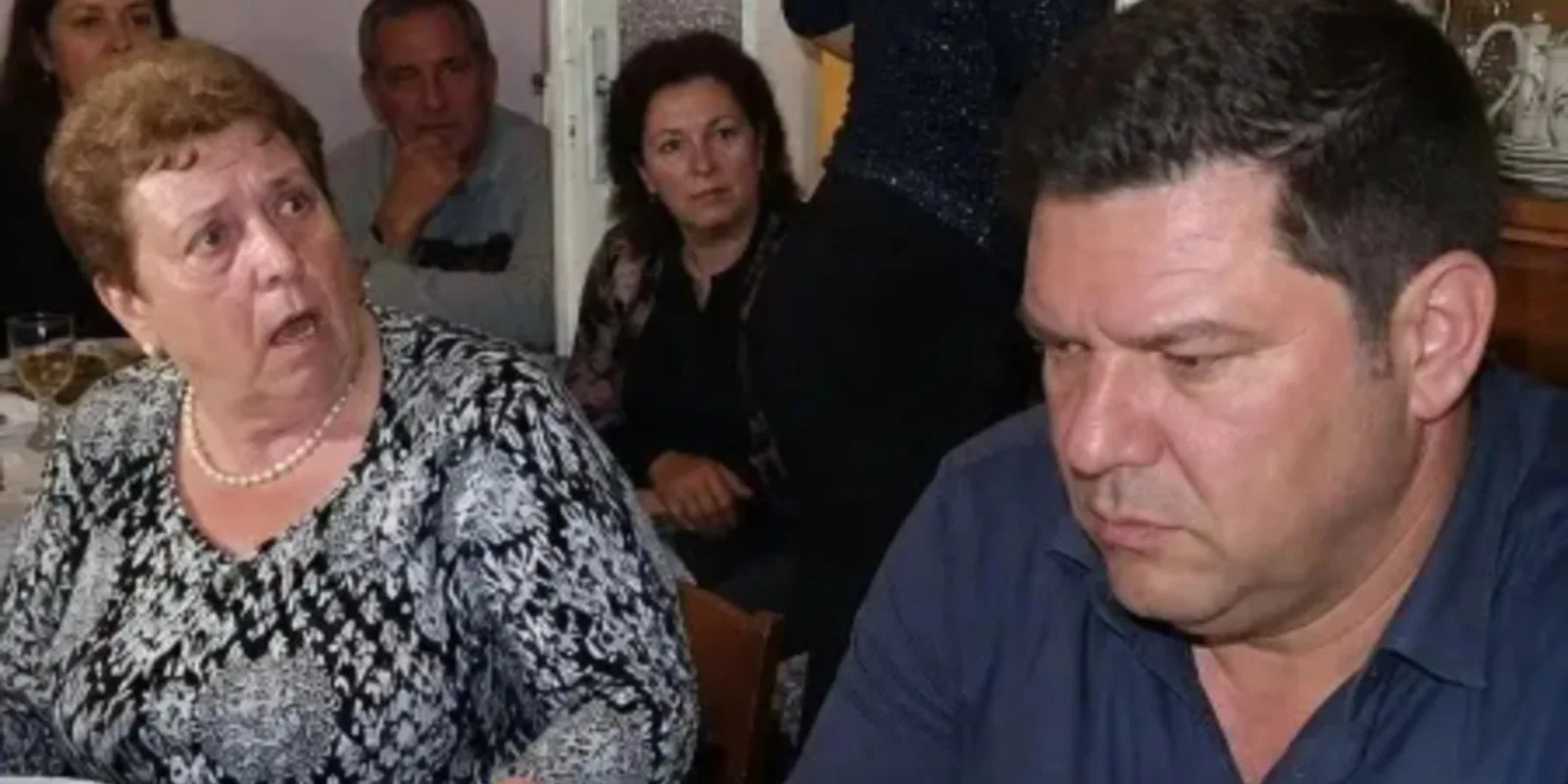 Свекровь объявила при всех, что мой муж разводится со мной… Но она не знала, какую новость я приготовила