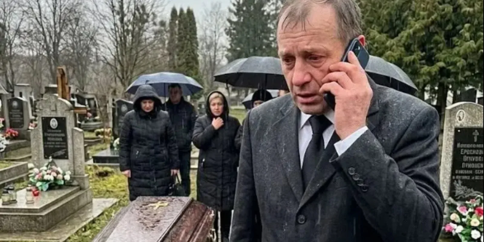 В день похорон матери дочь выбрала вечеринку. Но через месяц, увидев завещание, она закричала