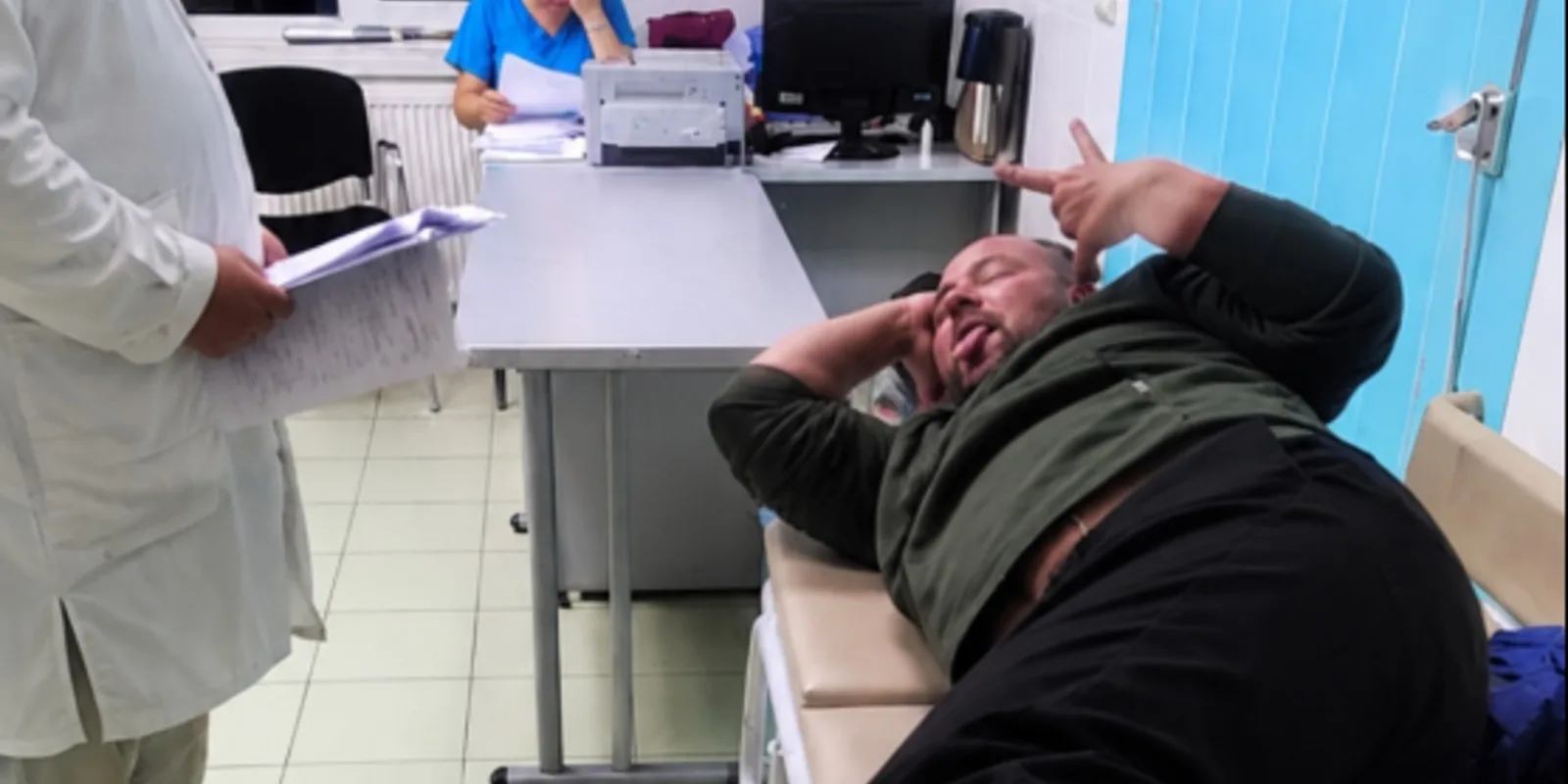 Главврач утром орал на хирурга за операцию бездомному, называл его мусором и вышвырнул Татьяну из клиники. А уже через